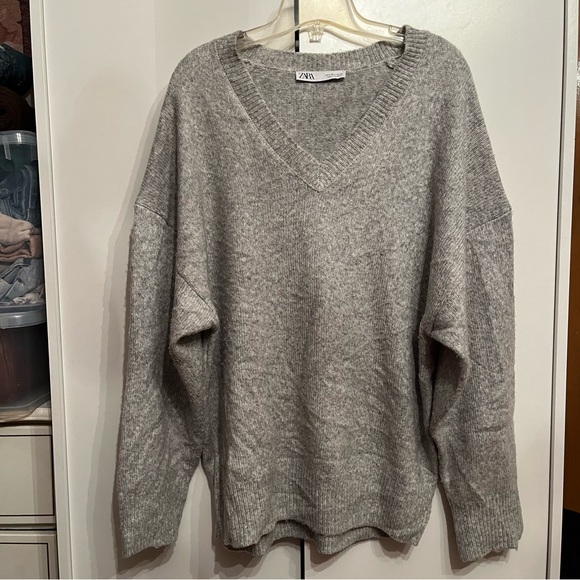 Zara sweater - Picture 2 of 5